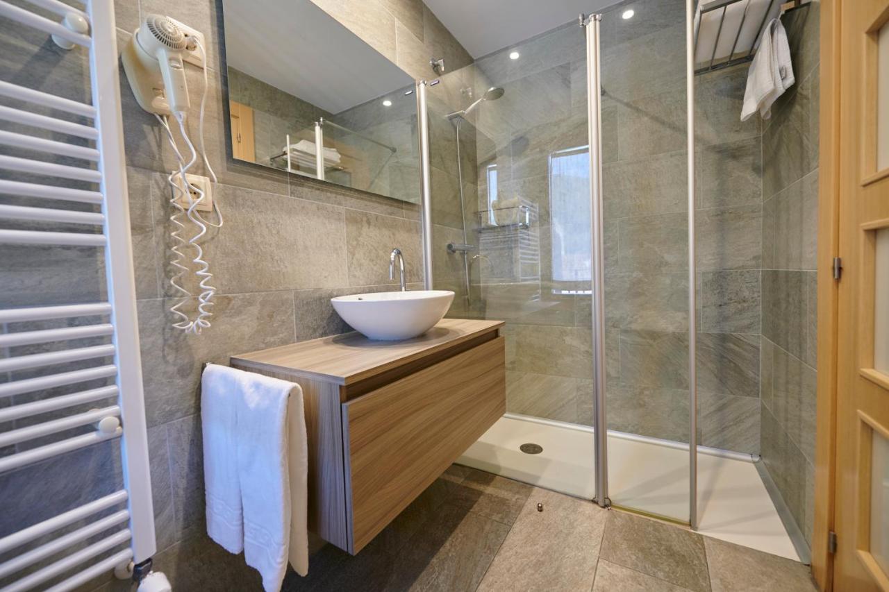 Hostal Lola Isaba Exteriér fotografie