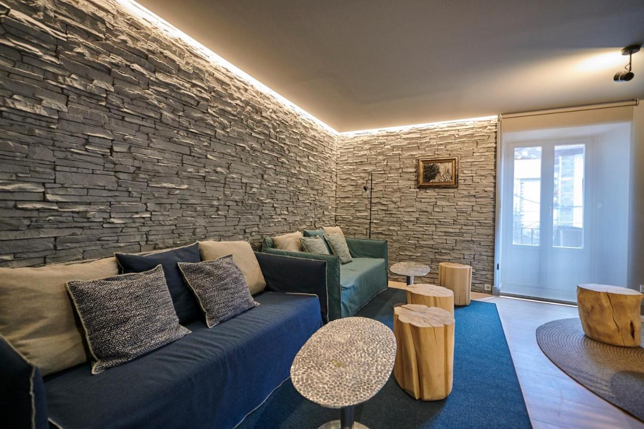 Hostal Lola Isaba Exteriér fotografie