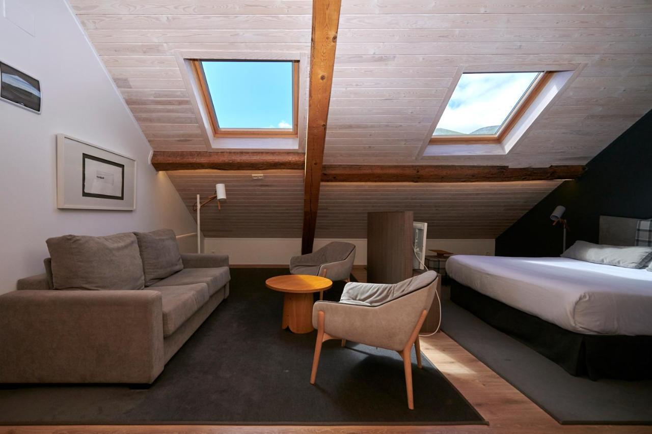 Hostal Lola Isaba Exteriér fotografie