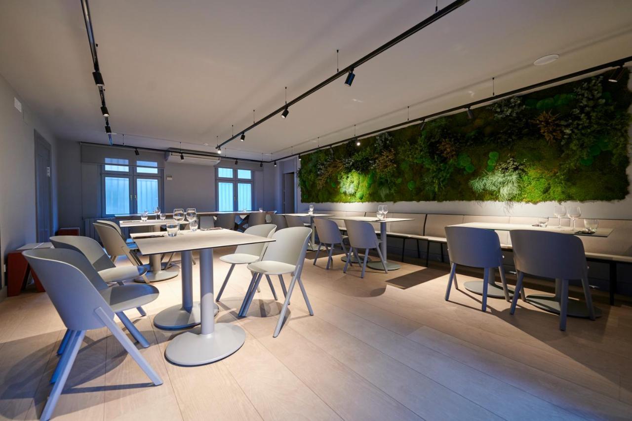Hostal Lola Isaba Exteriér fotografie