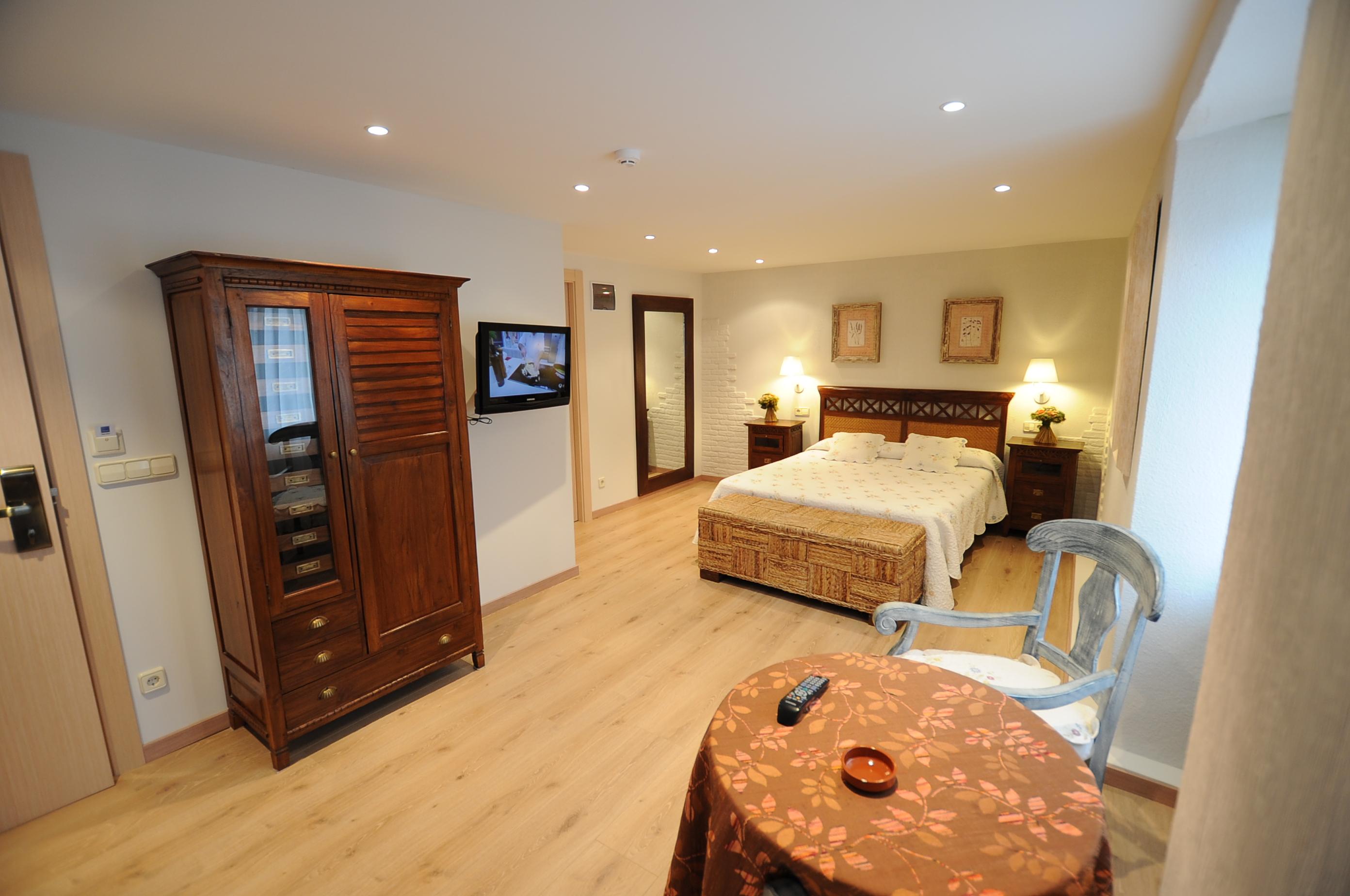 Hostal Lola Isaba Exteriér fotografie